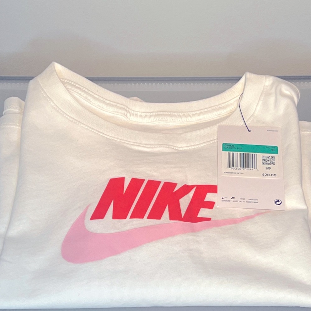Nike Crop Top Futura Tee - Girls' Grade School - Picture 2 of 3